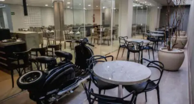 Alpha Park Hotel