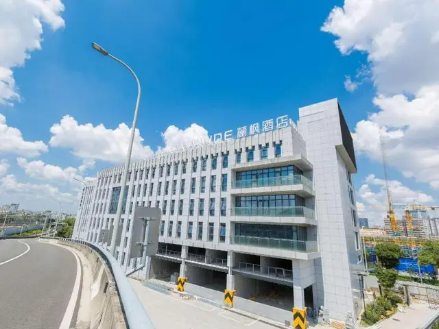 Lavande Hotels Ningbo South Railway Station North