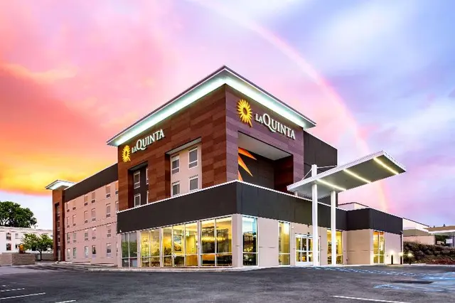 La Quinta Inn Suites By Wyndham Spokane Downtown