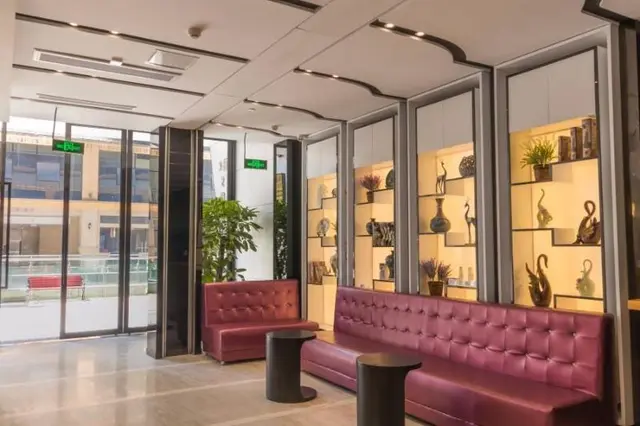 Lavande Hotel Luzhou Jiale Century City