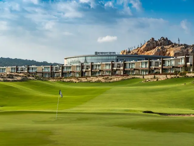 Wyndham Grand KN Paradise Cam Ranh