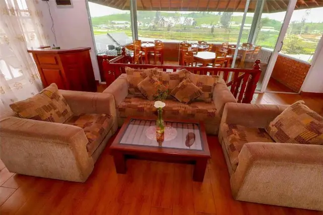 Yoho Villa Lake View