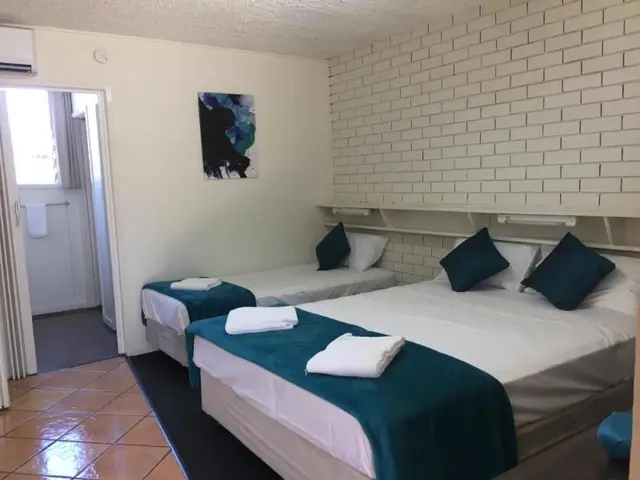 Paradise Motel