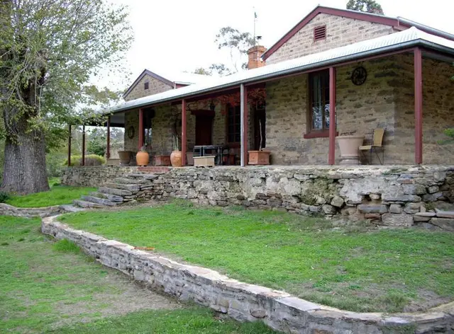 1860 Wine Country Cottages