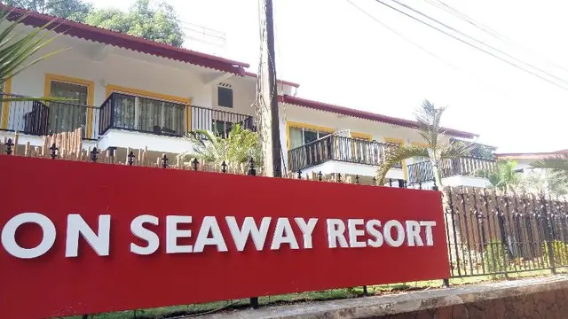 Acron Seaway Resort