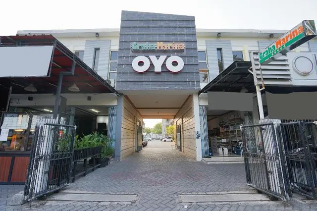 Super OYO 2075 Graha Marina