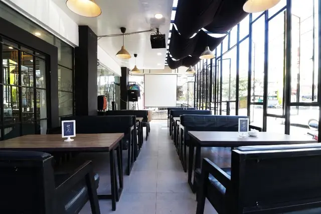 Hotel Sanrina Makassar by ZUZU