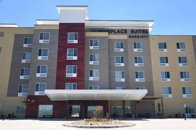 Towneplace Suites By Marriott Kansas City At Briar