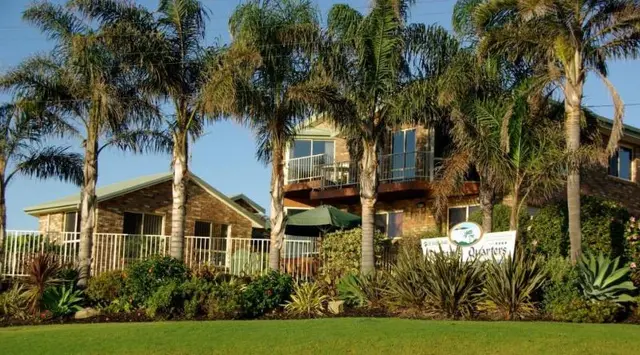 Captain S Quarters Villas