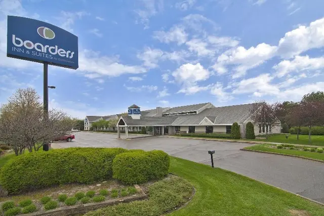 Boarders Inn Suites