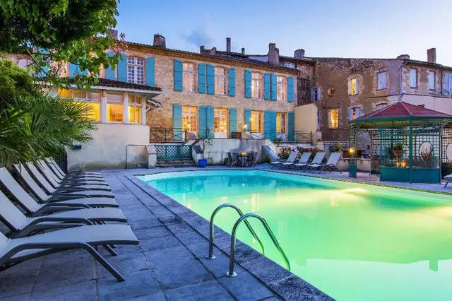 Logis Hôtel Les Trois Lys