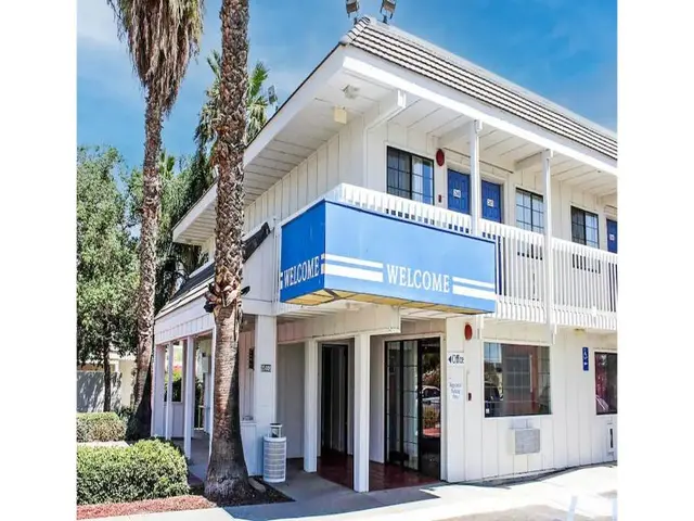 Motel 6 Coalinga, CA - East