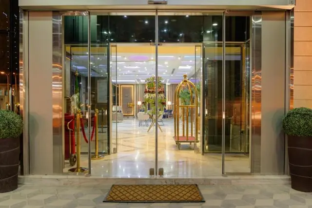 Crown Rose Hotel