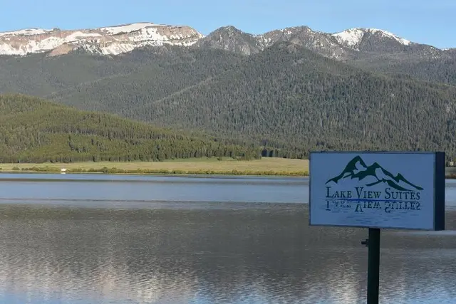 Lake View Suites
