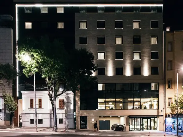 Central Point Hotel