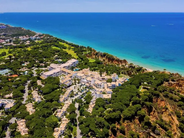 Pine Cliffs Village & Golf Suites
