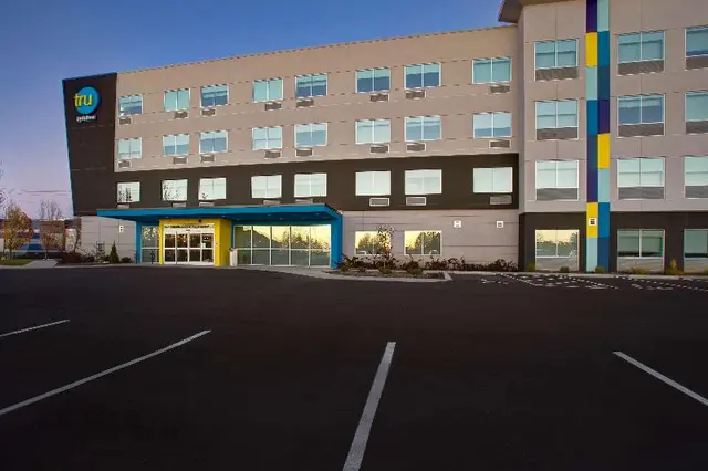 Tru by Hilton Alcoa Knoxville Airport