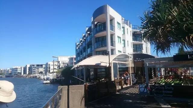 La Promenade Apartments