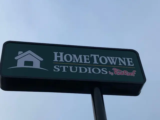 Hometowne Studios San Antonio E-Frost Bank Center