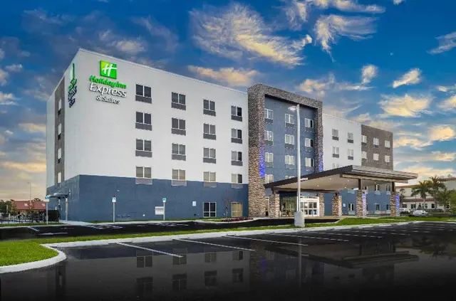 Holiday Inn Express Suites Fort Myers Airport IHG