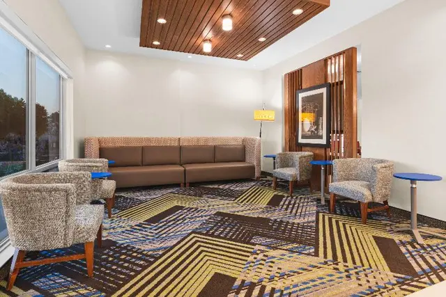Holiday Inn Express & Suites Suisun City By IHG