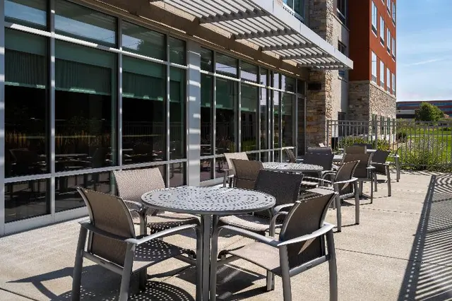 Holiday Inn Express & Suites Madison W - Middleton