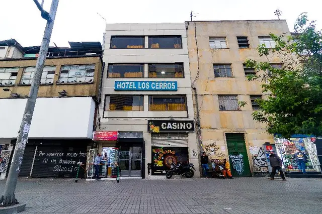 1083 Los Cerros de Bogotá