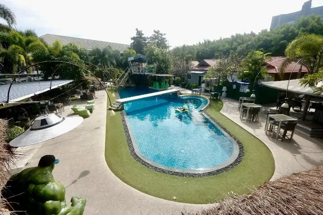 Momento Resort