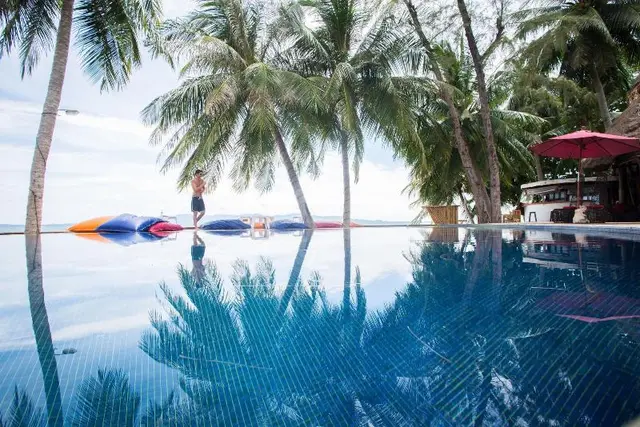 B52 Beach Resort