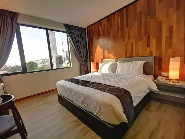 Frame Hotel
