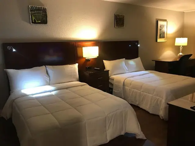 Stratus Suites - Boutique Hotel