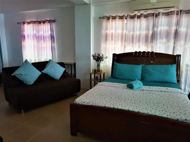 SmallFry's Beach Resort