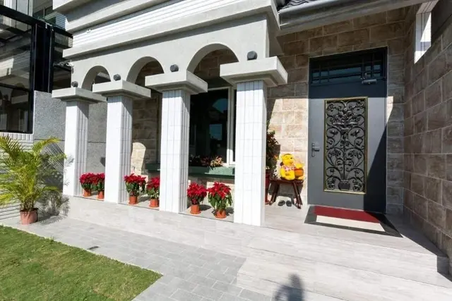 Pandora Elevator B&B