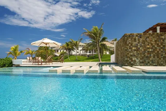 Las Verandas Hotel & Villas