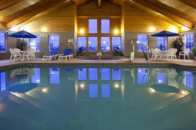 Paynesville Inn And Suites