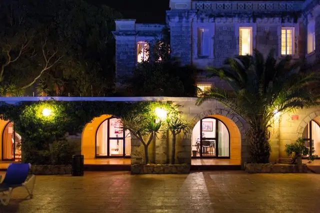 Sprachcaffe International Aparthotel Pembroke