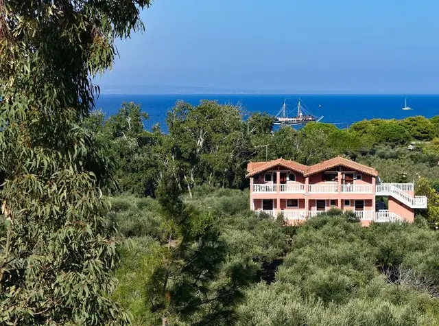 Arazzo Holiday Apartments