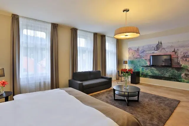James Hotel & Apartments