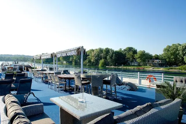 Bateau Hôtel Le Chardonnay