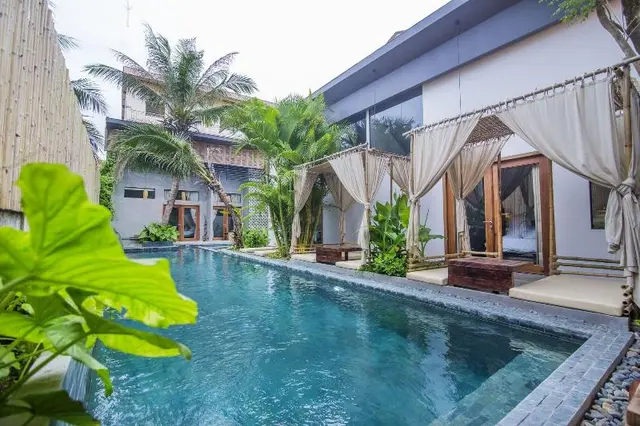 Sarina Hotel & Villa