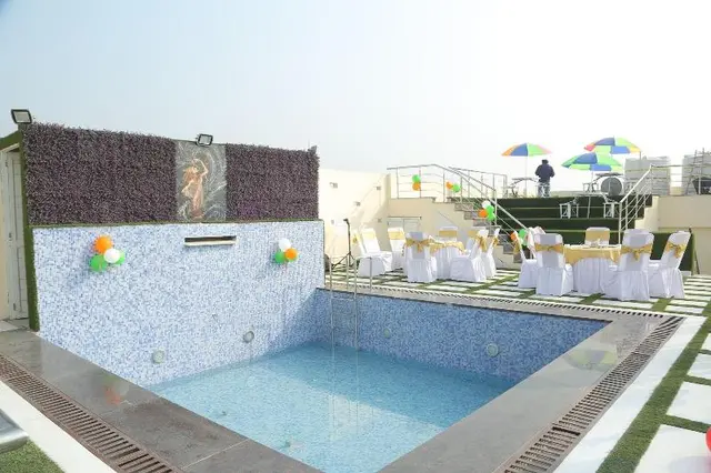 Sallow Royal Suites