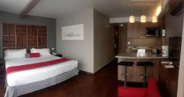 Hotel Block Suites