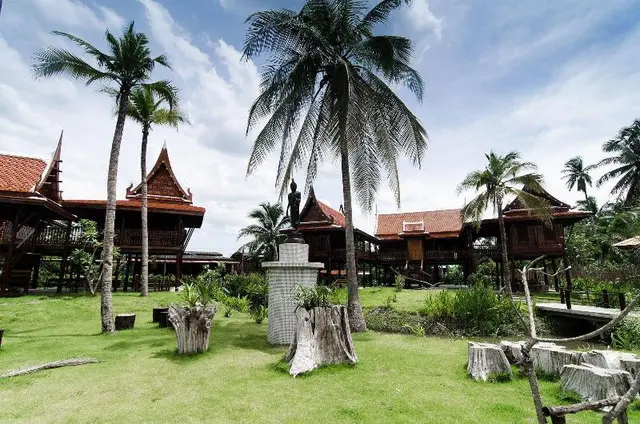 Maikaew Damnoen Resort