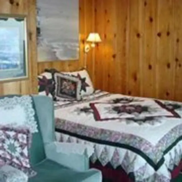 Breyhouse Bed And Breakfast Inn