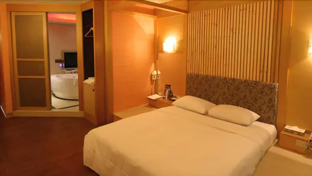 Shinyseasons Motel
