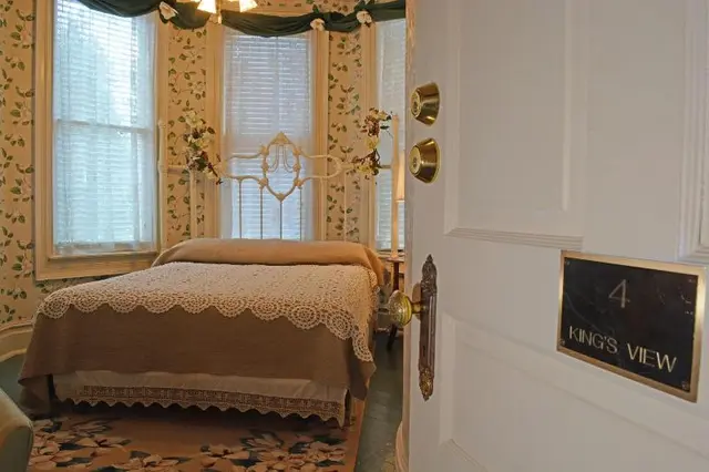 Mcfarlin House Bed And Breakfast