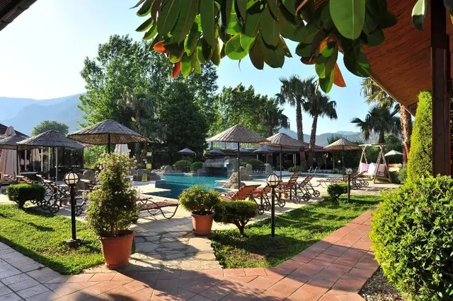 Grenadine Lodge