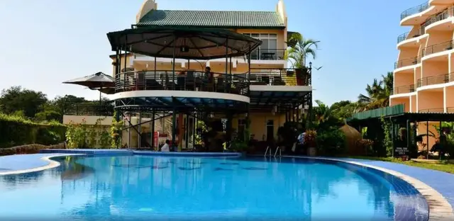 Ryan's Bay Hotel