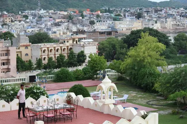Gulaab Niwaas Palace