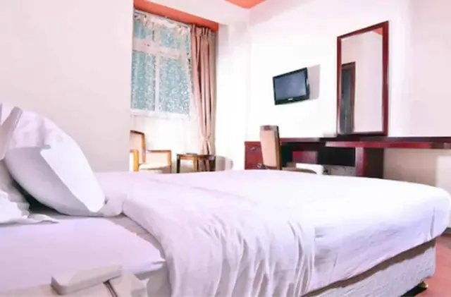 Adams Hotel